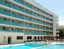 Basen i leżaki w 4R Salou Park Resort II