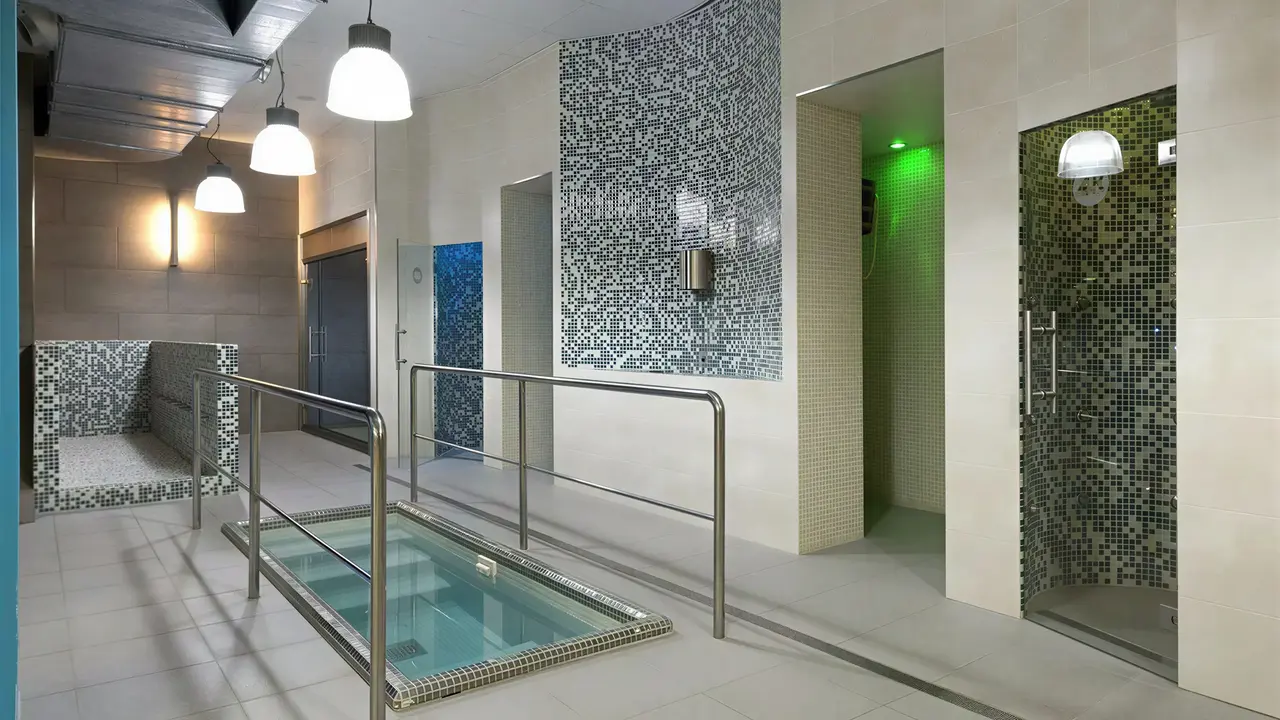 Strefa wellness z basenikiem w 4R Salou Park Resort II