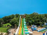 Zjeżdżalnie wodne w A Good Life Utopia Family Resort
