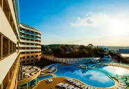 Widok na kompleks i baseny A Good Life Utopia Family Resort