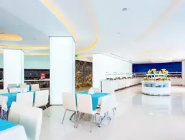 Jasna restauracja z bufetem w A Good Life Utopia Family Resort