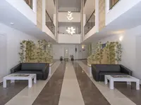 Wnętrze wspólnej strefy wypoczynku w A Hotel Side