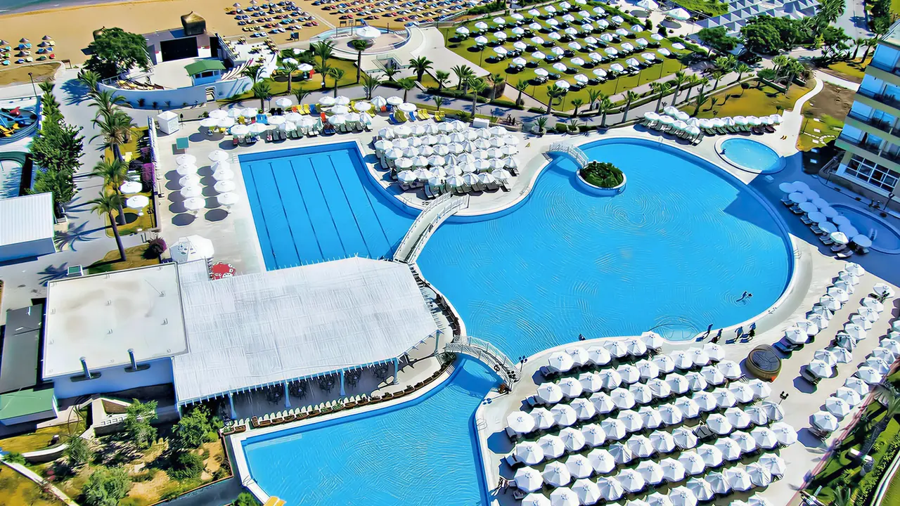 Widok z lotu ptaka na Acapulco Resort (Kyrenia)