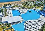 Widok z lotu ptaka na Acapulco Resort (Kyrenia)