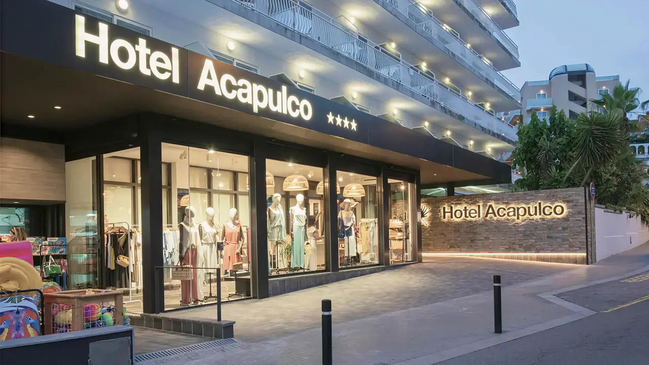 Elewacja i wejście do Acapulco