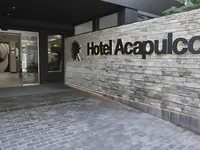 Wejście do budynku Acapulco