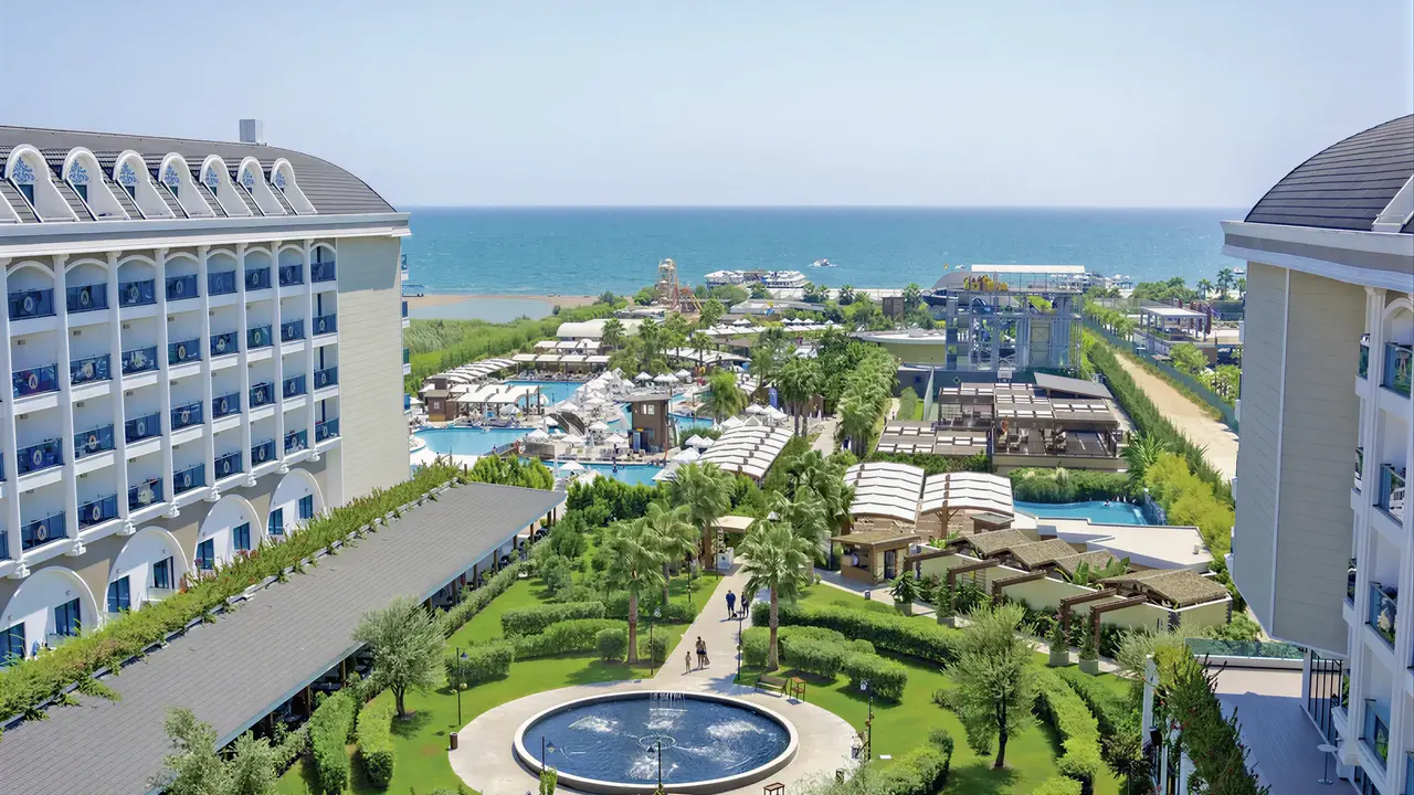 Widok na kompleks hotelowy Adalya Elite Lara