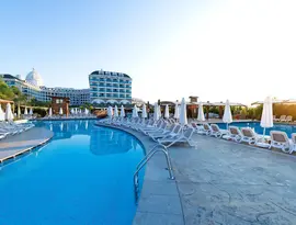 Basen przy hotelu Adalya Elite Lara