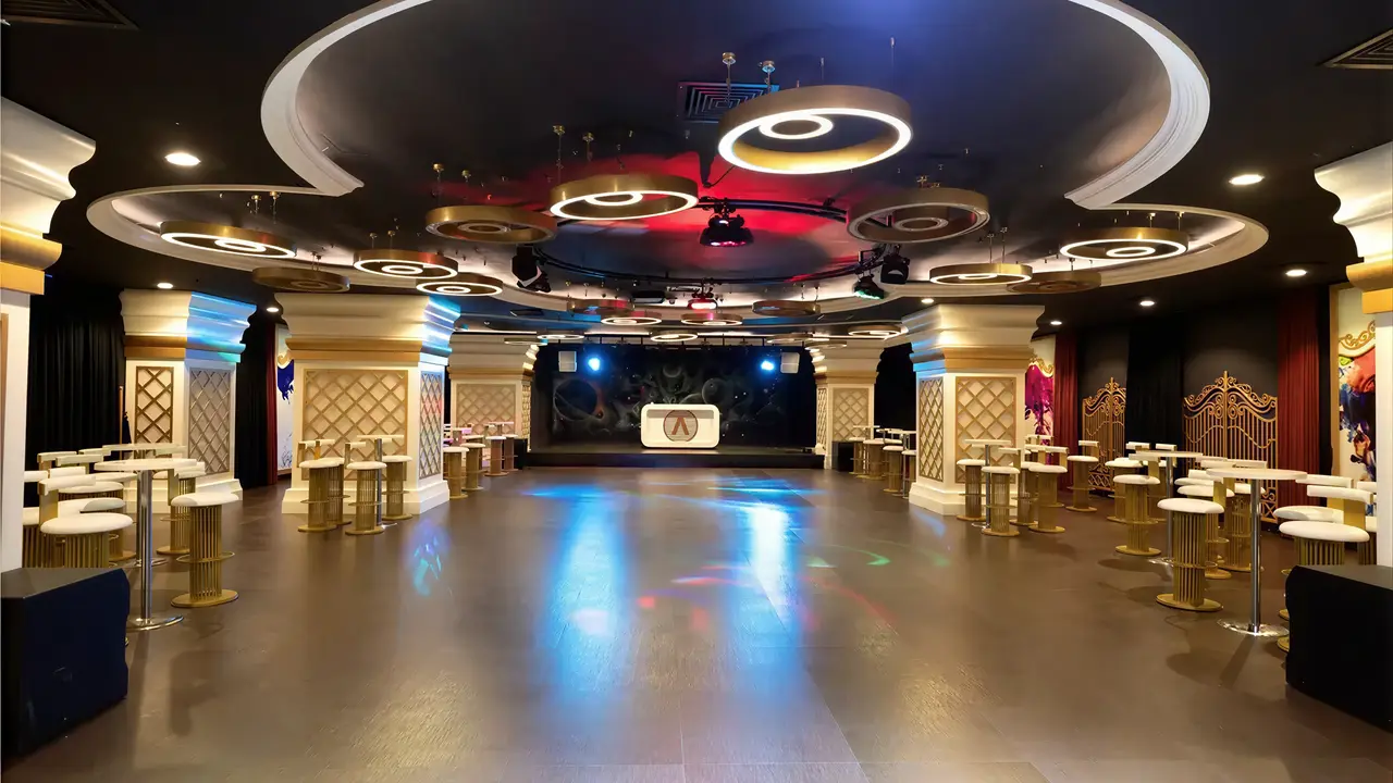 Sala widowiskowa ze sceną w Adalya Elite Lara