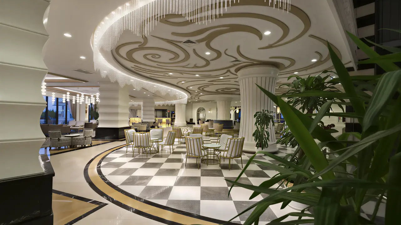 Wnętrze eleganckiego lobby w Adalya Elite Lara
