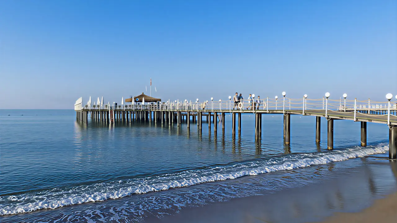 Molo i plaża przy Adalya Elite Lara