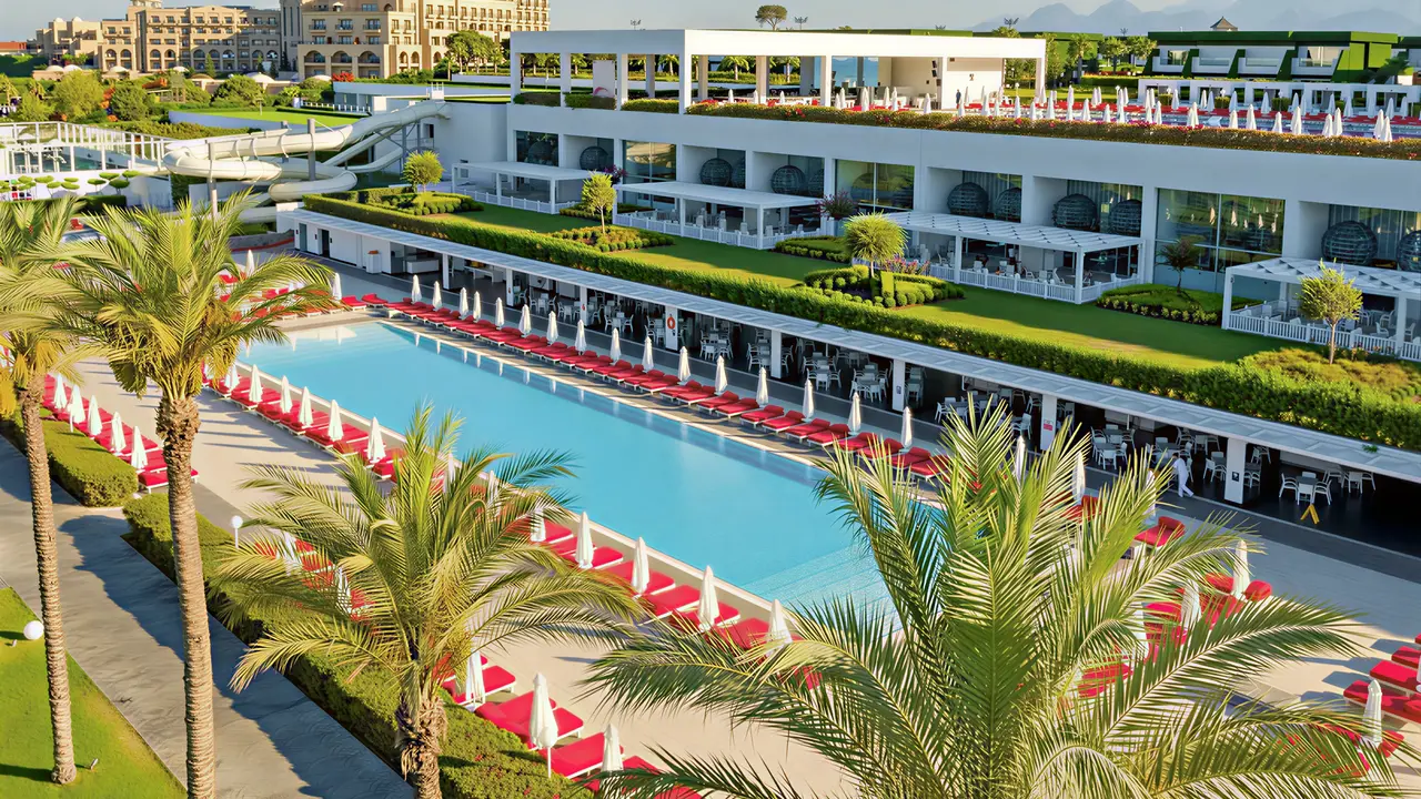 Widok na kompleks hotelowy Adam & Eve