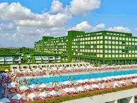 Widok na kompleks hotelowy Adam & Eve