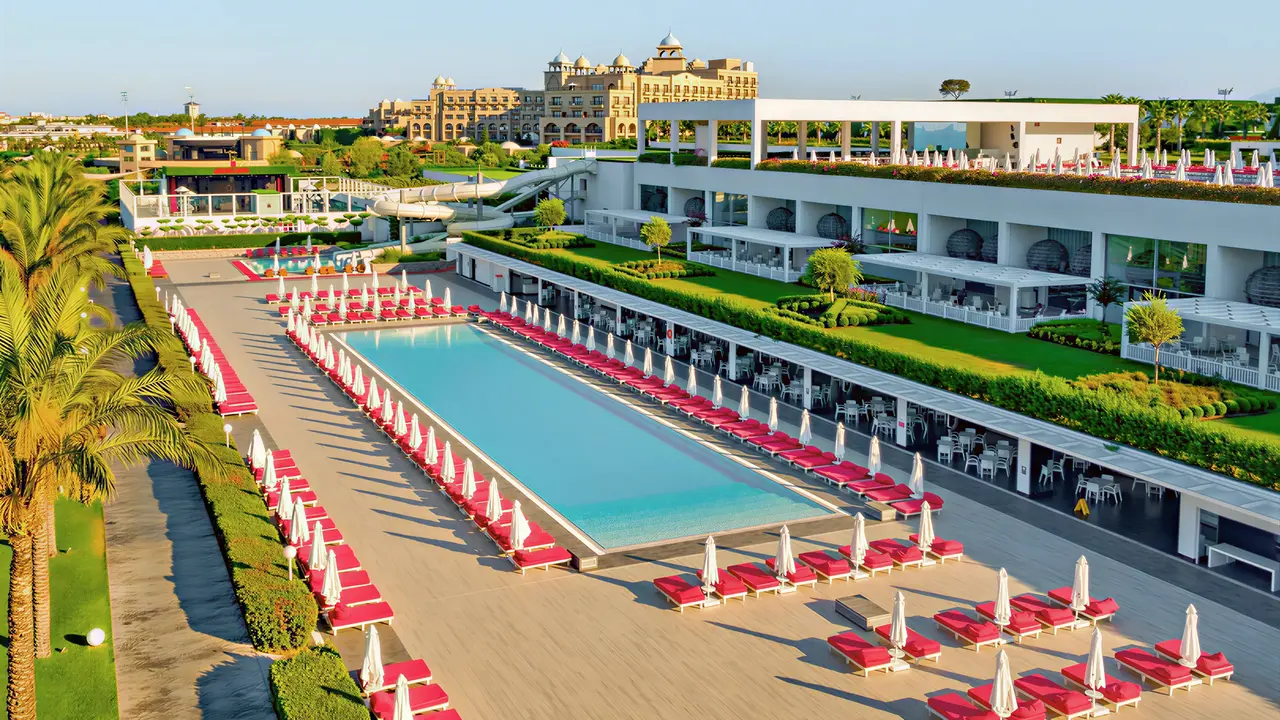 Widok na kompleks hotelowy Adam & Eve