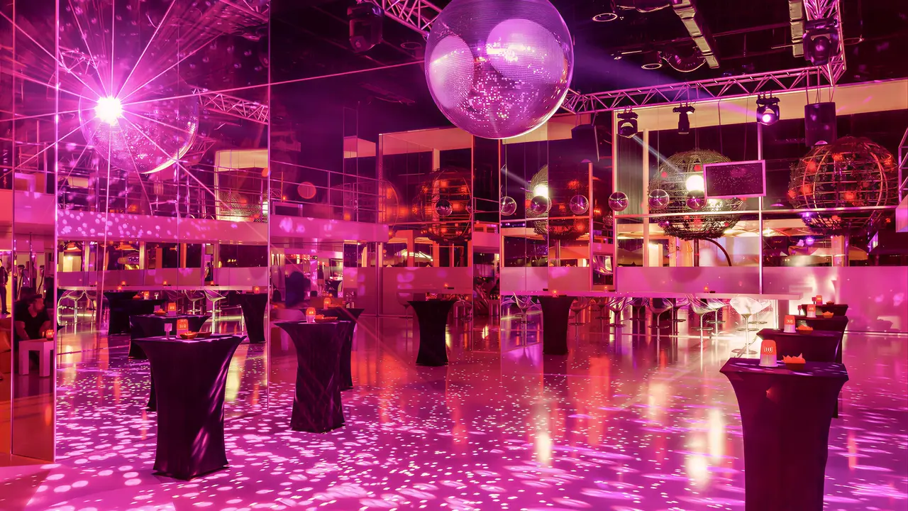Sala rozrywkowa w Adam & Eve