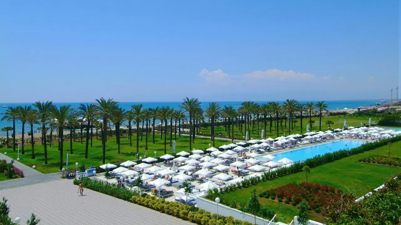 Widok na kompleks hotelowy Adam & Eve