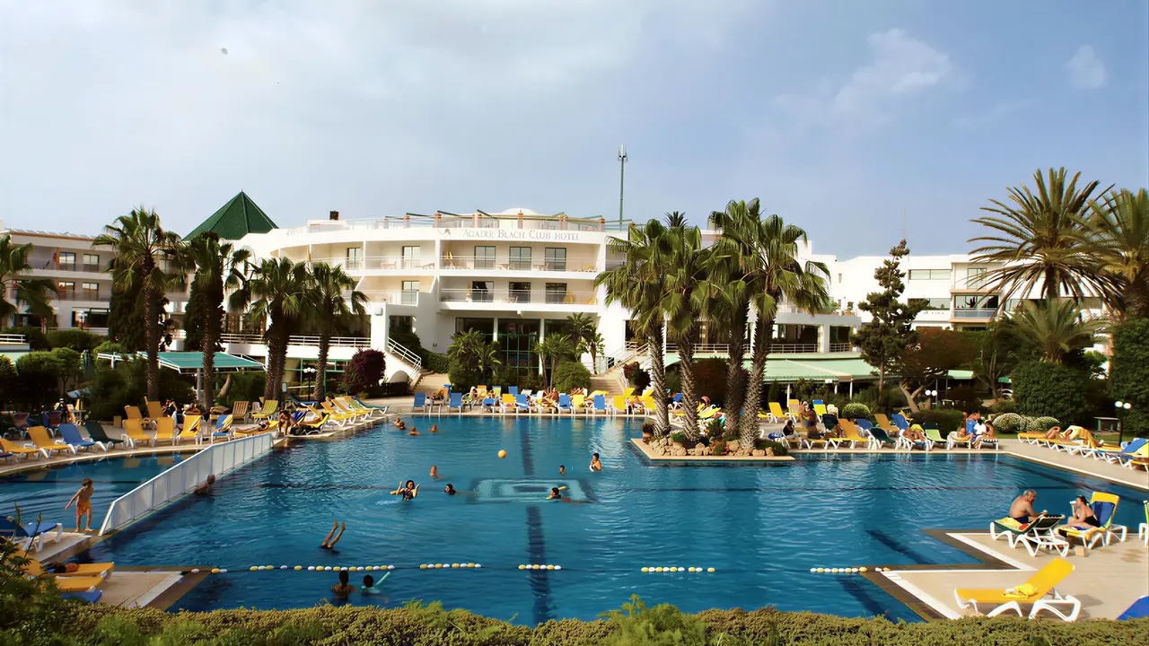 Widok na kompleks i basen w Agadir Beach Club