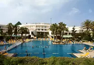 Widok na kompleks i basen w Agadir Beach Club