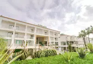 Elewacja i ogród w Agadir Beach Club