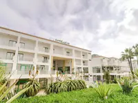 Elewacja i ogród w Agadir Beach Club