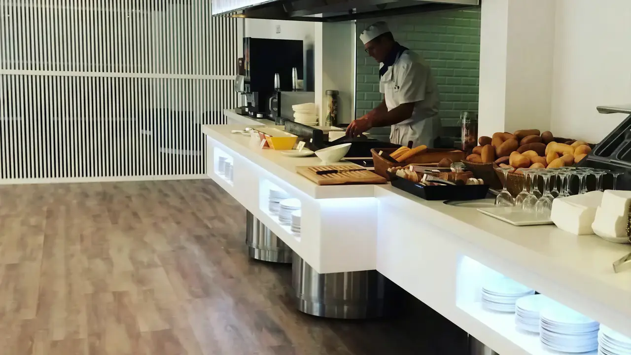 Bufet śniadaniowy w hotelu Agua Azul