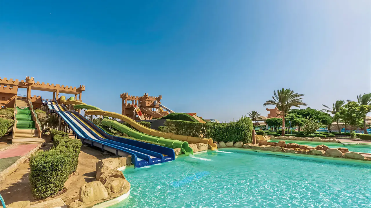 Zjeżdżalnie wodne w Akassia Swiss Resort