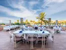 Stolik restauracyjny na tarasie w Akassia Swiss Resort