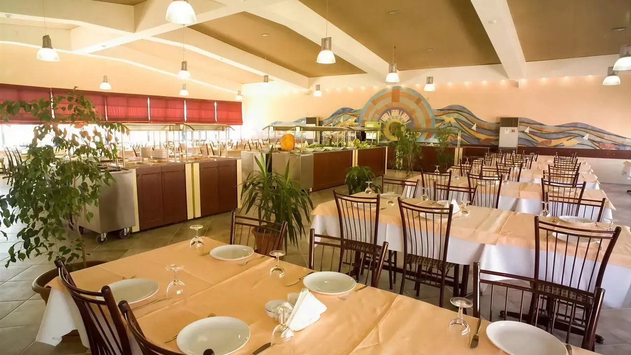 Restauracja z bufetem w Alaiye Kleopatra