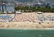 Widok na kompleks Alaiye Kleopatra i plażę