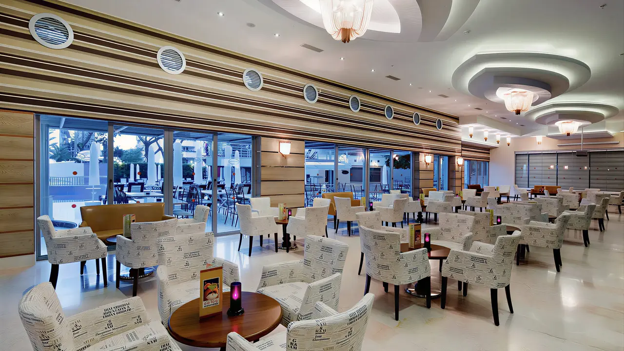 Wnętrze eleganckiego lobby w Alaiye Kleopatra