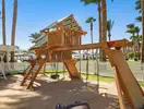 Drewniany plac zabaw dla dzieci w Albatros Beach Resort