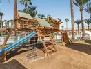 Drewniany plac zabaw w Albatros Beach Resort
