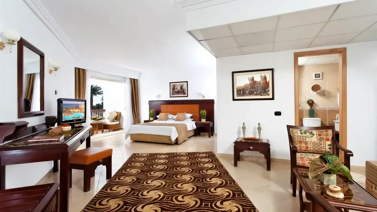 Wnętrze sypialni w hotelu Albatros Beach Resort