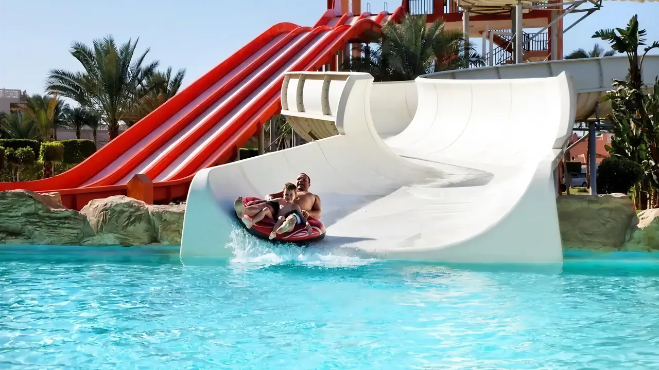 Zjeżdżalnie wodne w Albatros Beach Resort