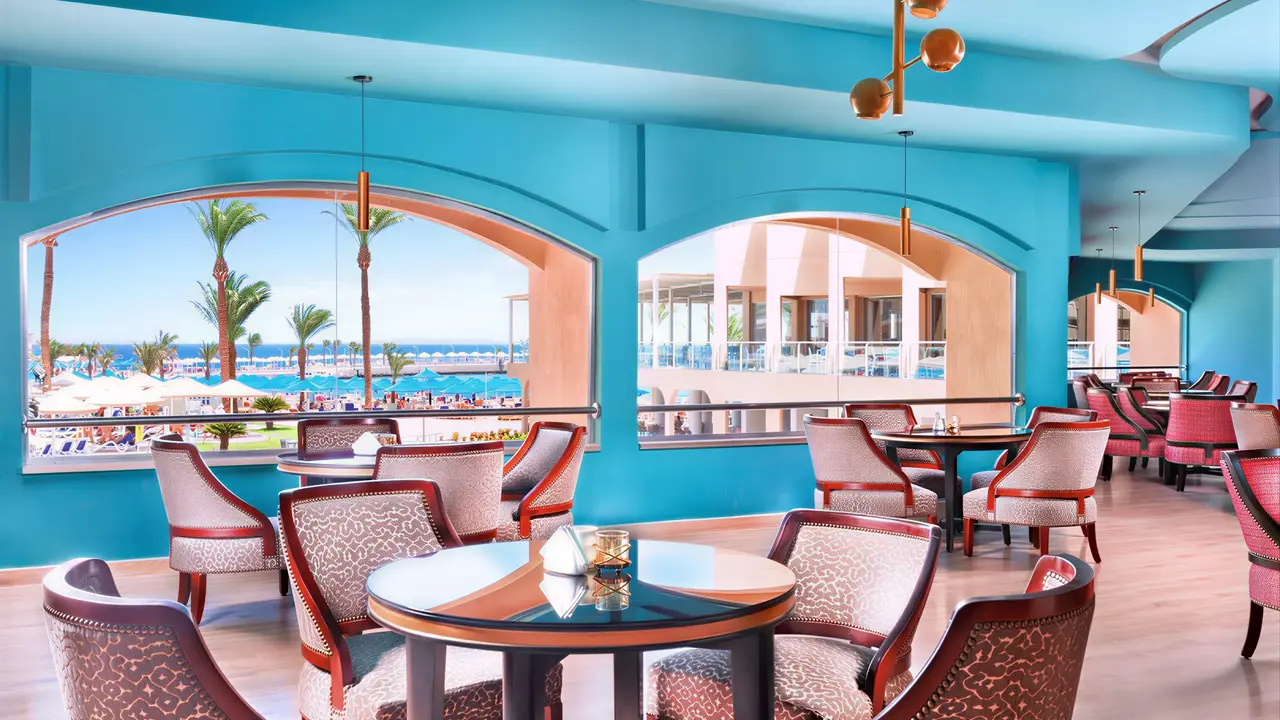 Restauracja w hotelu Albatros Beach Resort z widokiem na zewnątrz