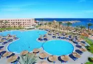 Widok na baseny i budynki Albatros Beach Resort