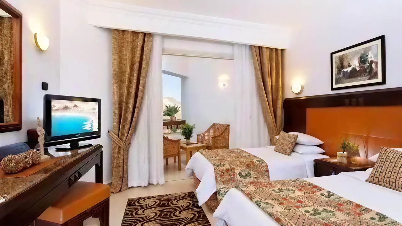 Pokój z łóżkami w hotelu Albatros Beach Resort