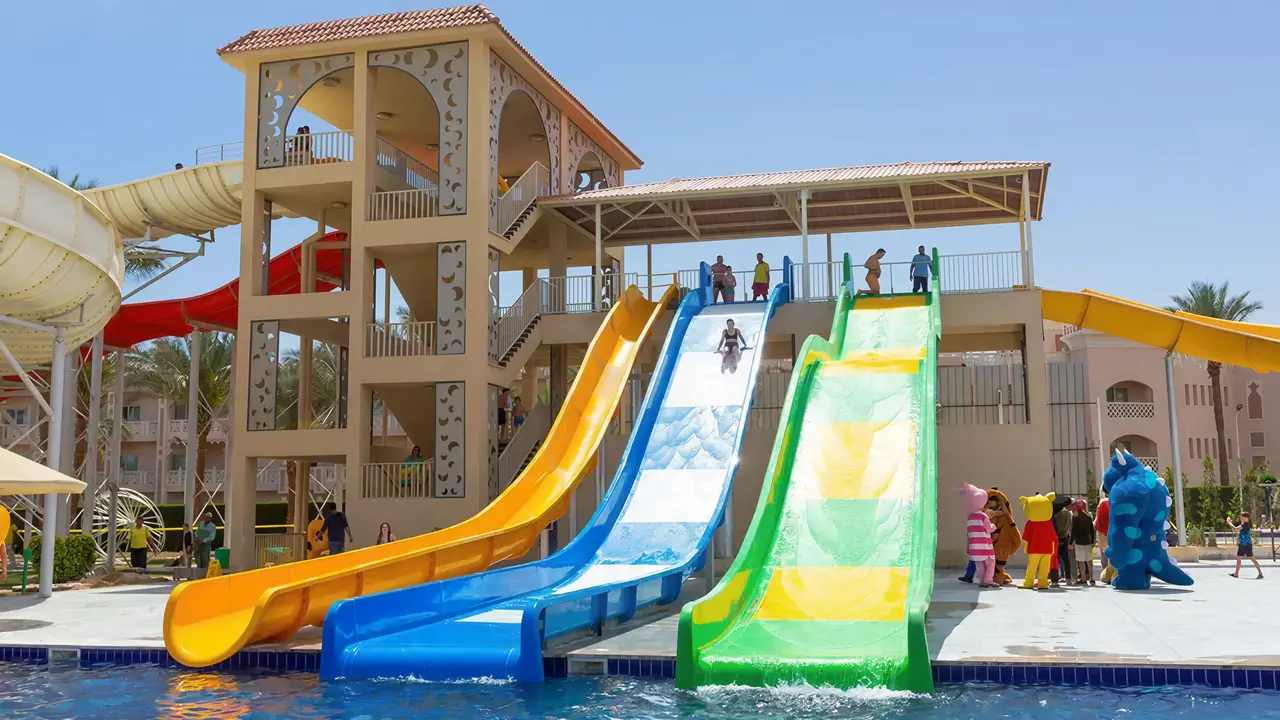Zjeżdżalnie wodne w Albatros Beach Resort