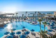 Widok na kompleks Albatros Beach Resort z basenami i plażą