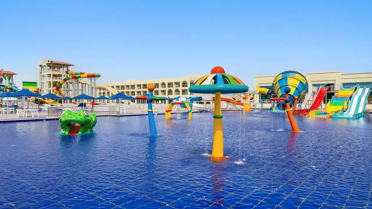 Zjeżdżalnie wodne i wodny plac zabaw Albatros Makadi Resort