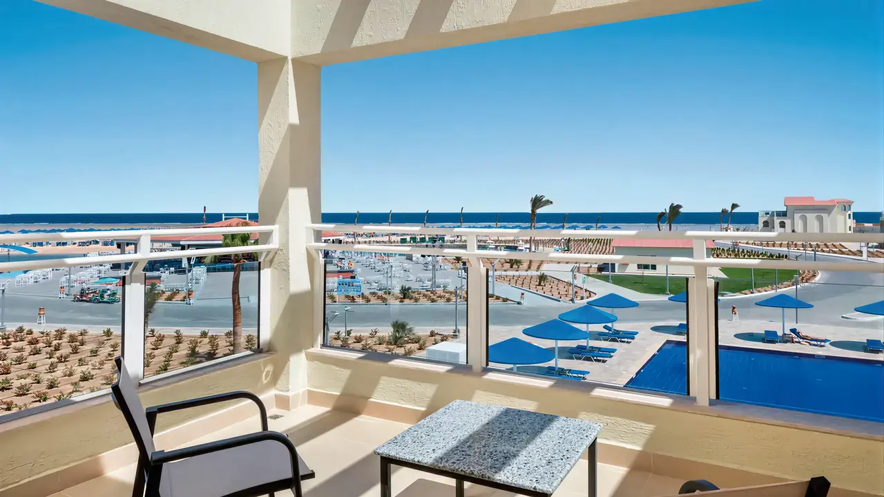 Prywatny balkon pokoju w Albatros Makadi Resort