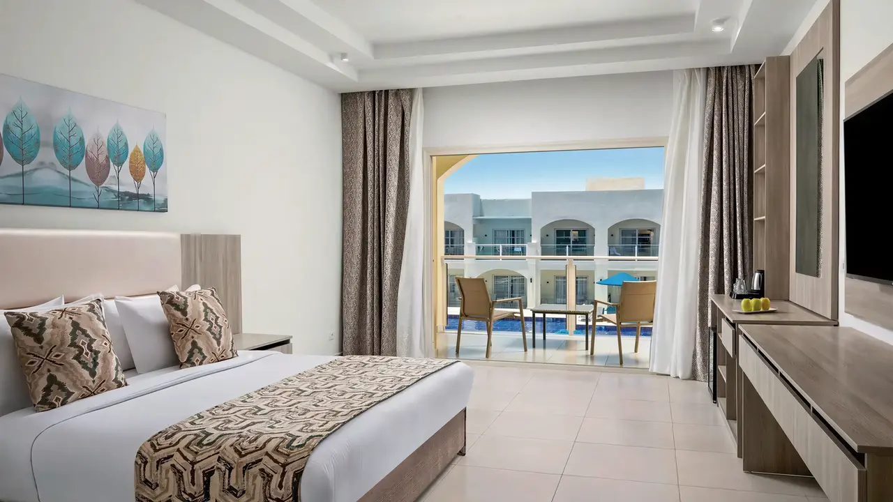 Pokój gościnny z tarasem w Albatros Makadi Resort