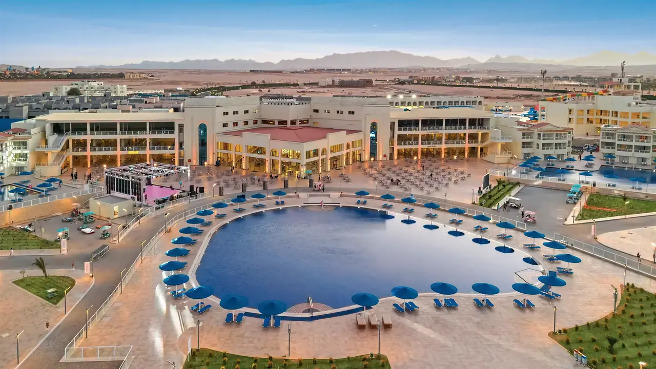 Widok na kompleks hotelu Albatros Makadi Resort