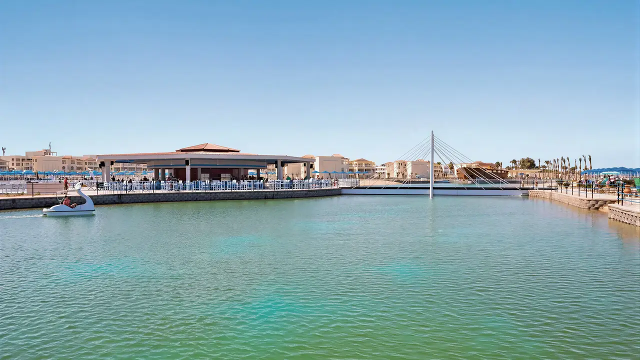Widok na kompleks hotelowy Albatros Makadi Resort