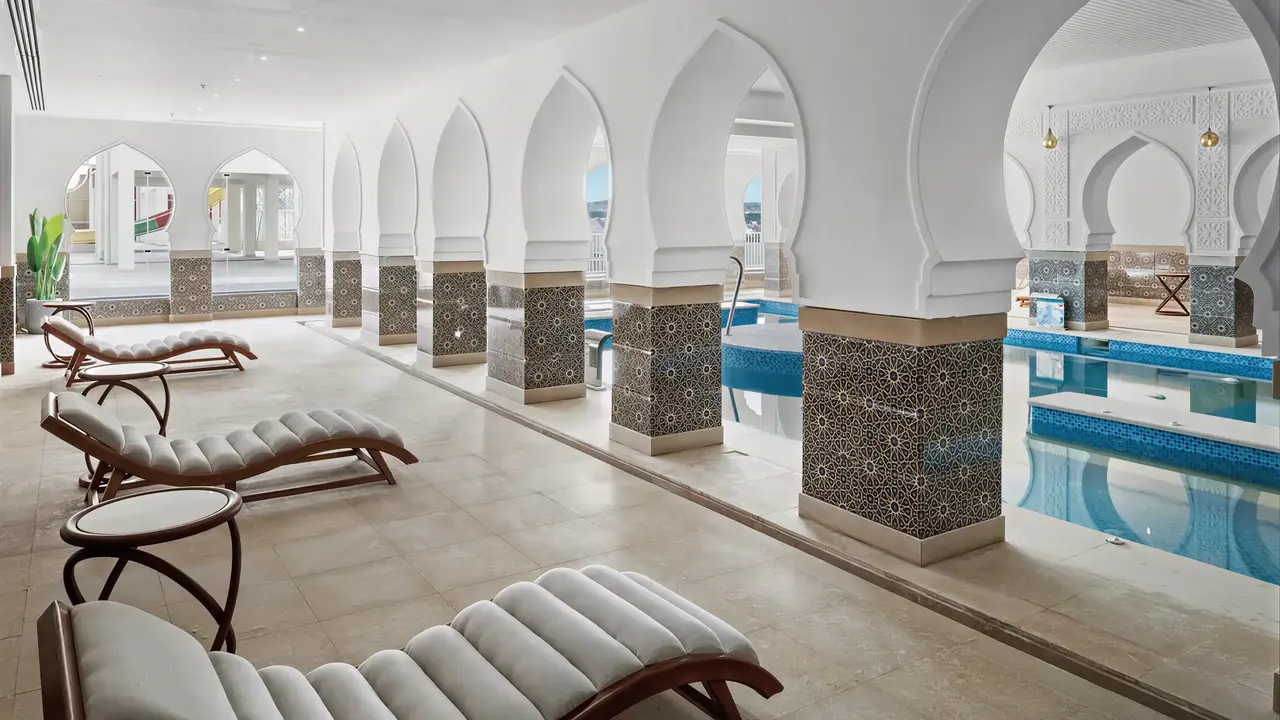 Strefa wellness z basenem w Albatros Makadi Resort