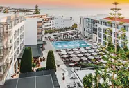 Widok na kompleks Albatros Spa Resort z basenem