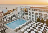 Widok na kompleks i basen w Albatros Spa Resort