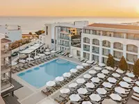 Widok na kompleks i basen w Albatros Spa Resort 