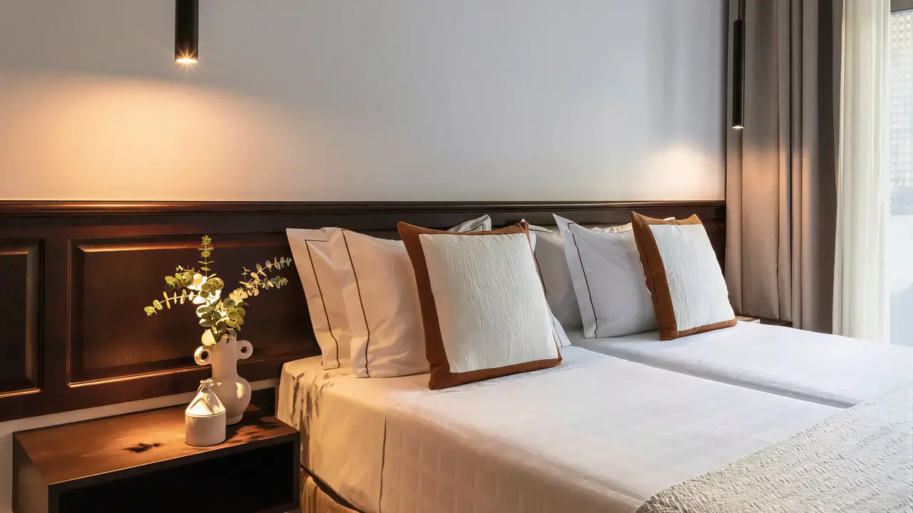 Sypialnia z dwoma łóżkami w Albatros Spa Resort