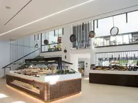 Bufet z jedzeniem w Albatros Spa Resort